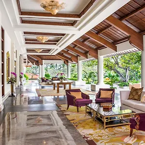 https://laguna-resort.hotelsseminyak.net